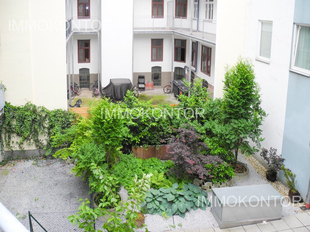 INNENHOFRUHE MIT LOGGIA