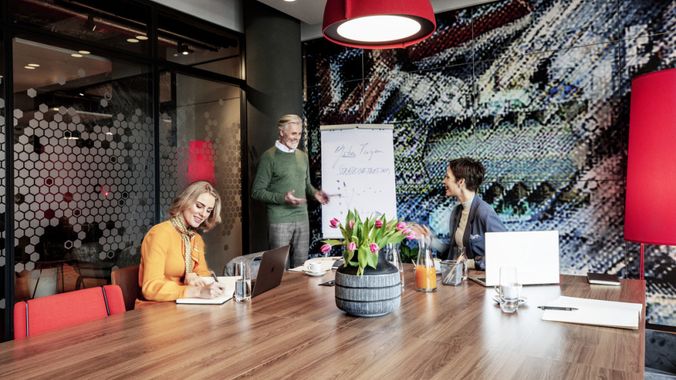 MYHIVE MEETINGROOM ©IFAG