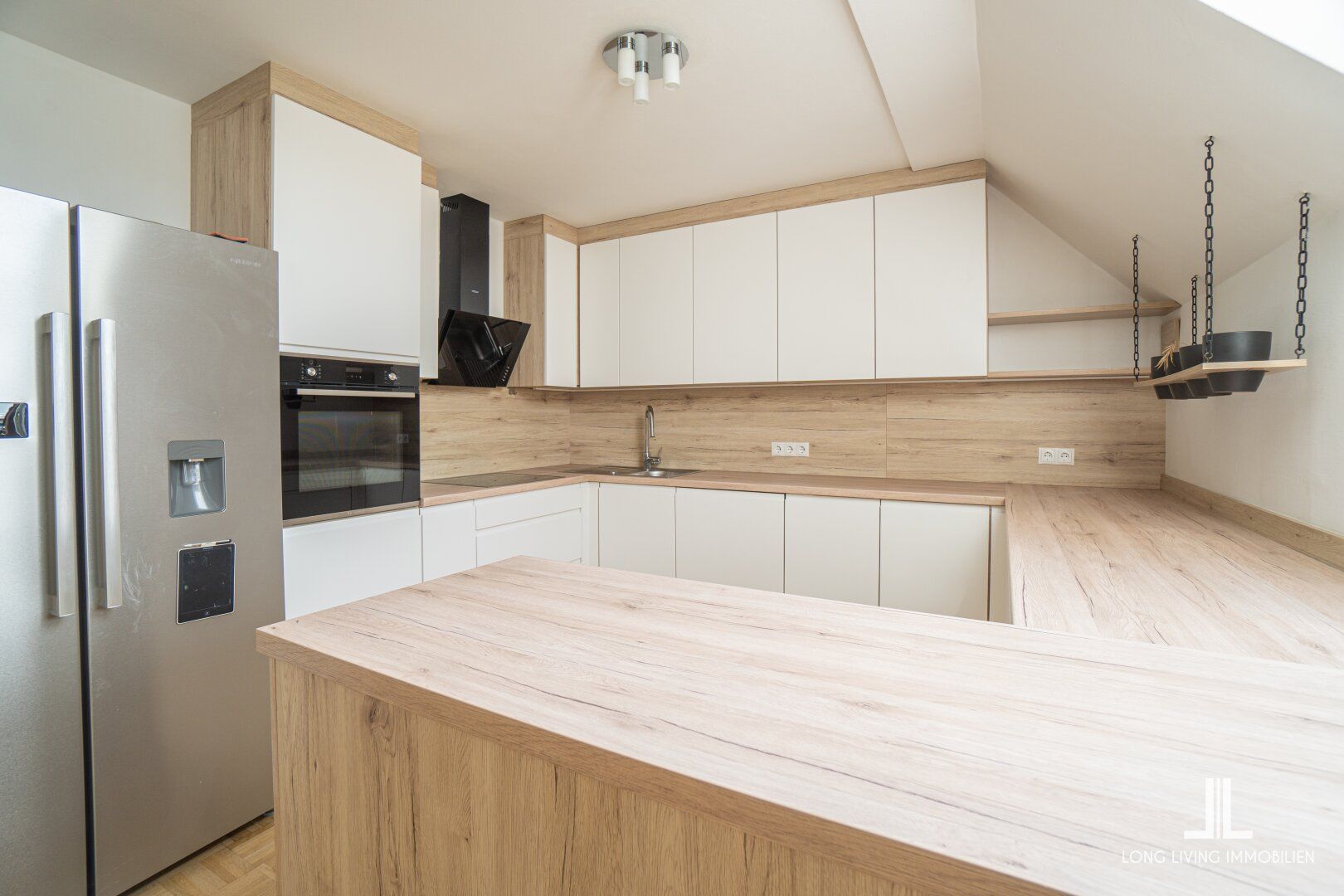 Helle Maisonette Wohnung mit großer Terrasse - Preis inklusive Carport!