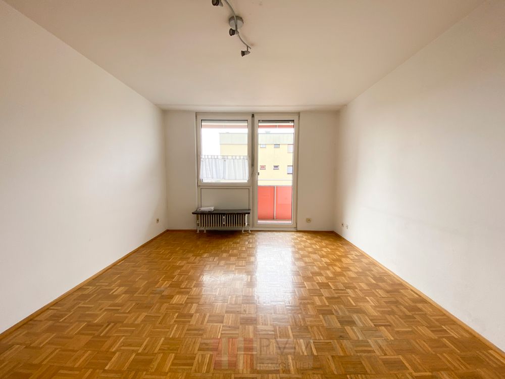 2 - ZIMMER MIT BALKON ANFRAGEN BITTE NUR PER MAIL