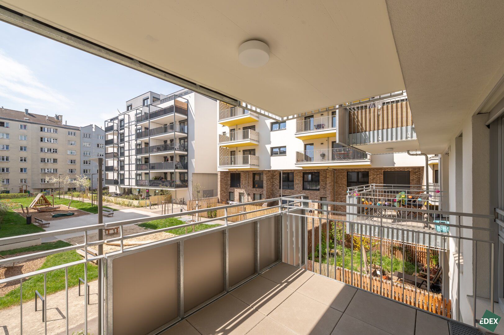 IU - Schöne 2-Zimmer Wohnung mit Balkon