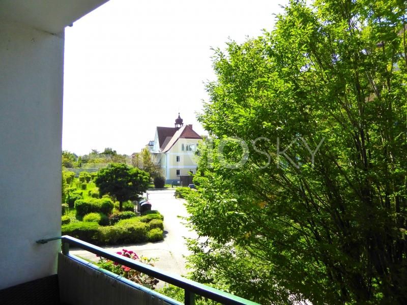 Nette 3-Zimmer-Wohnung mit Loggia, PKW-Stellplatz und Keller
