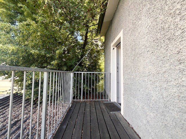 SANIERTE ALTBAUWOHNUNG MIT BALKON, ZENTRALE LAGE