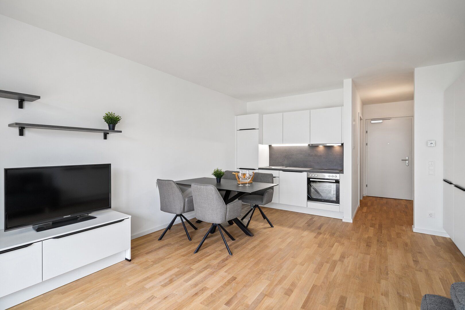 SOFORT WOHNEN! 1 Zimmerwohnung Fertig möbliert & Garten! ERSTBEZUG