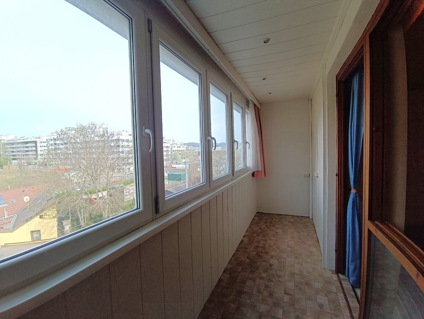 2-Zimmer Wohnung mit Loggia und unverbautem Fernblick! Geringer Sanierungsaufwand! Kellerabteil & Waschküche | Nähe U3 Kendlerstraße!