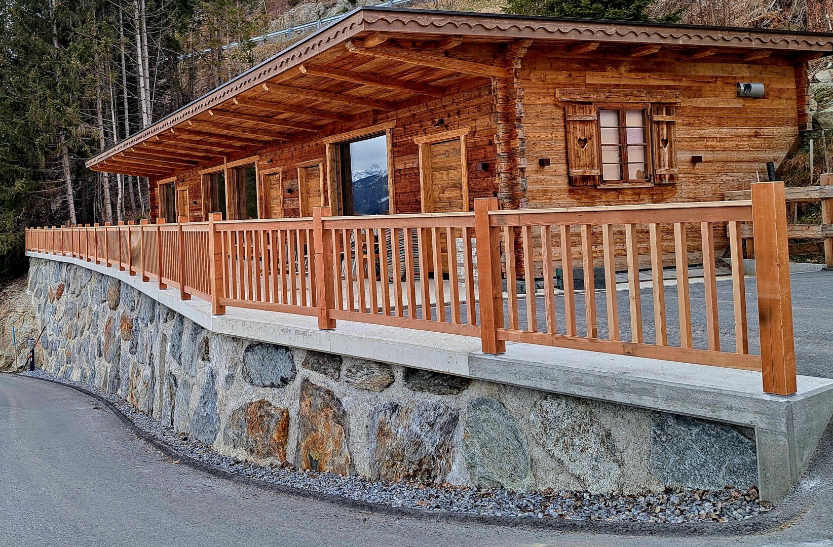 Bildschönes Ferienchalet in atemberaubender Panoramalage, zur langfristigen Miete