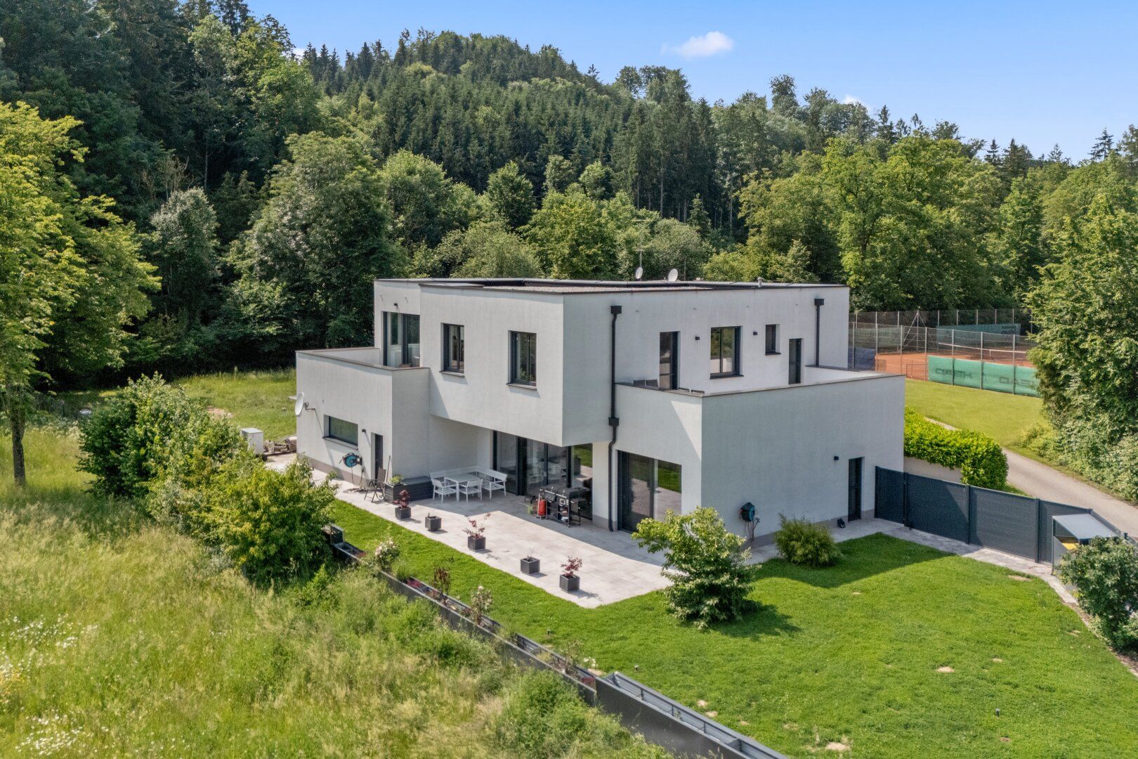 Einzigartige Luxus-Villa in Ohlsdorf - traumhafte Lage, modernes Design & großzügiger Raumkomfort