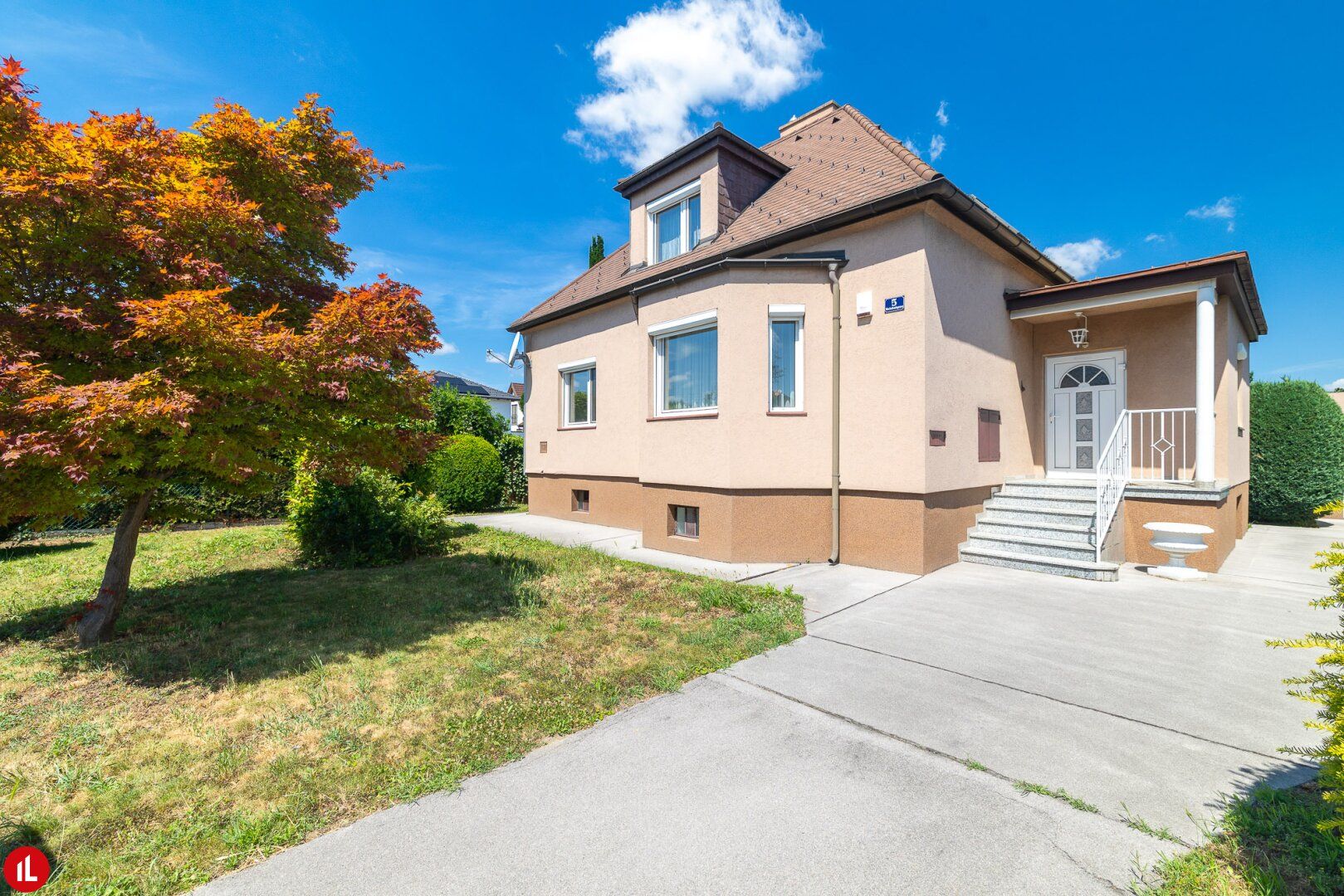 Traumhaftes Einfamilienhaus in Schwechat - sonniger, großer Garten - top Lage!