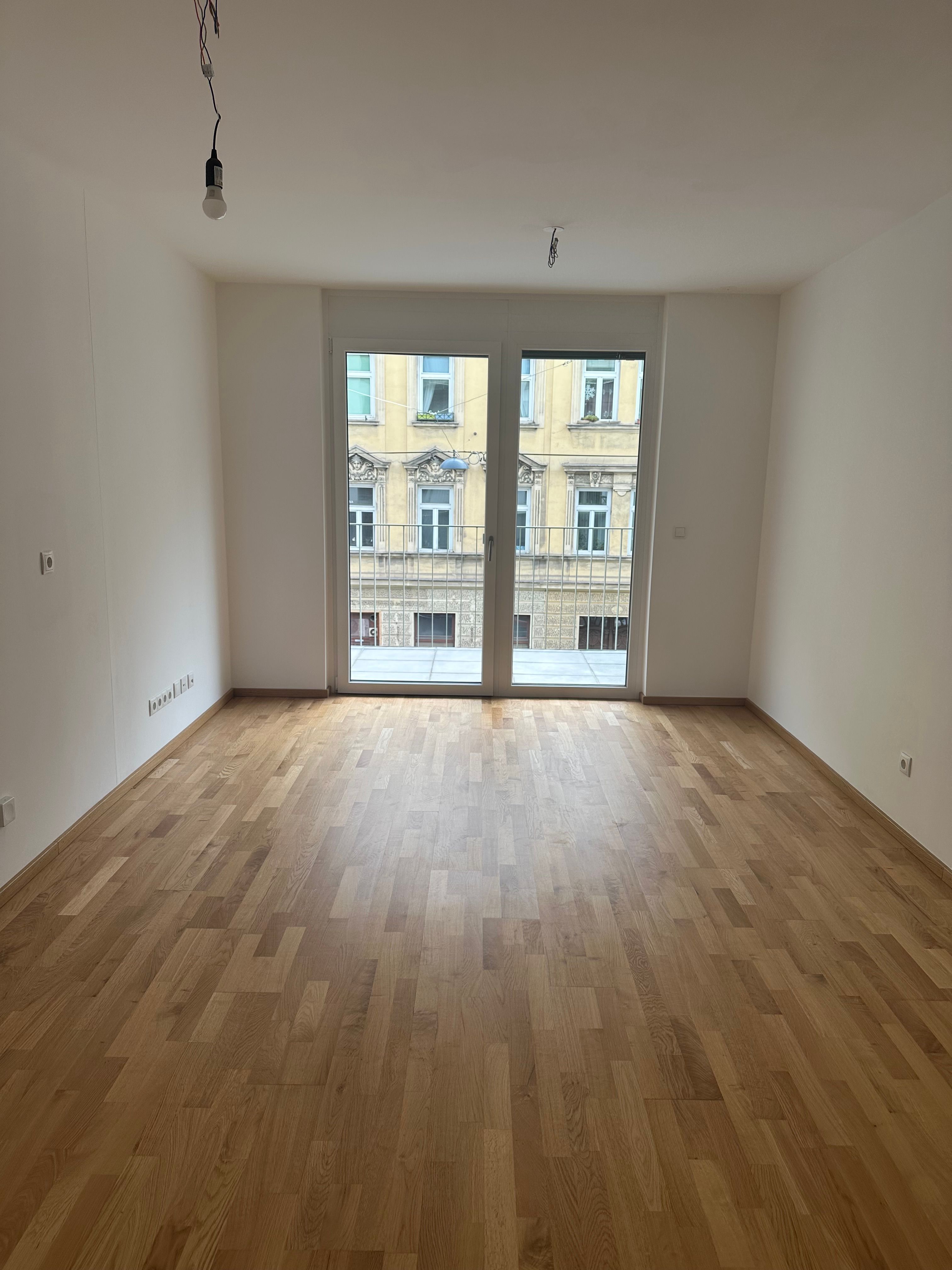 Topmoderne Neubau-Erstbezugswohnung mit großem Balkon in U-Bahn Nähe