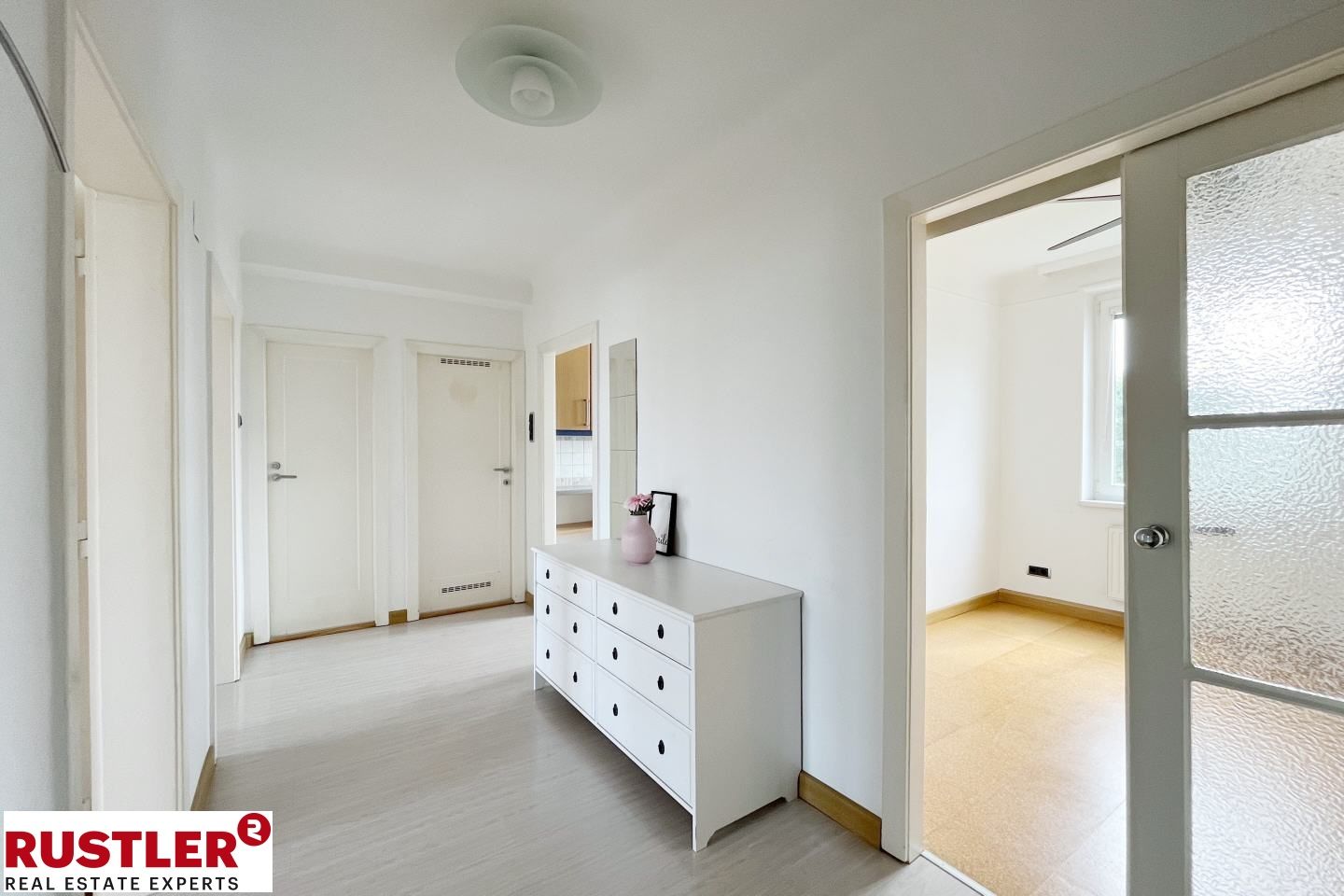Ideal für Paare; Familien oder Anleger - 3 ZI -Wohnung mit optimaler Aufteilung und KFZ-Stellplatz