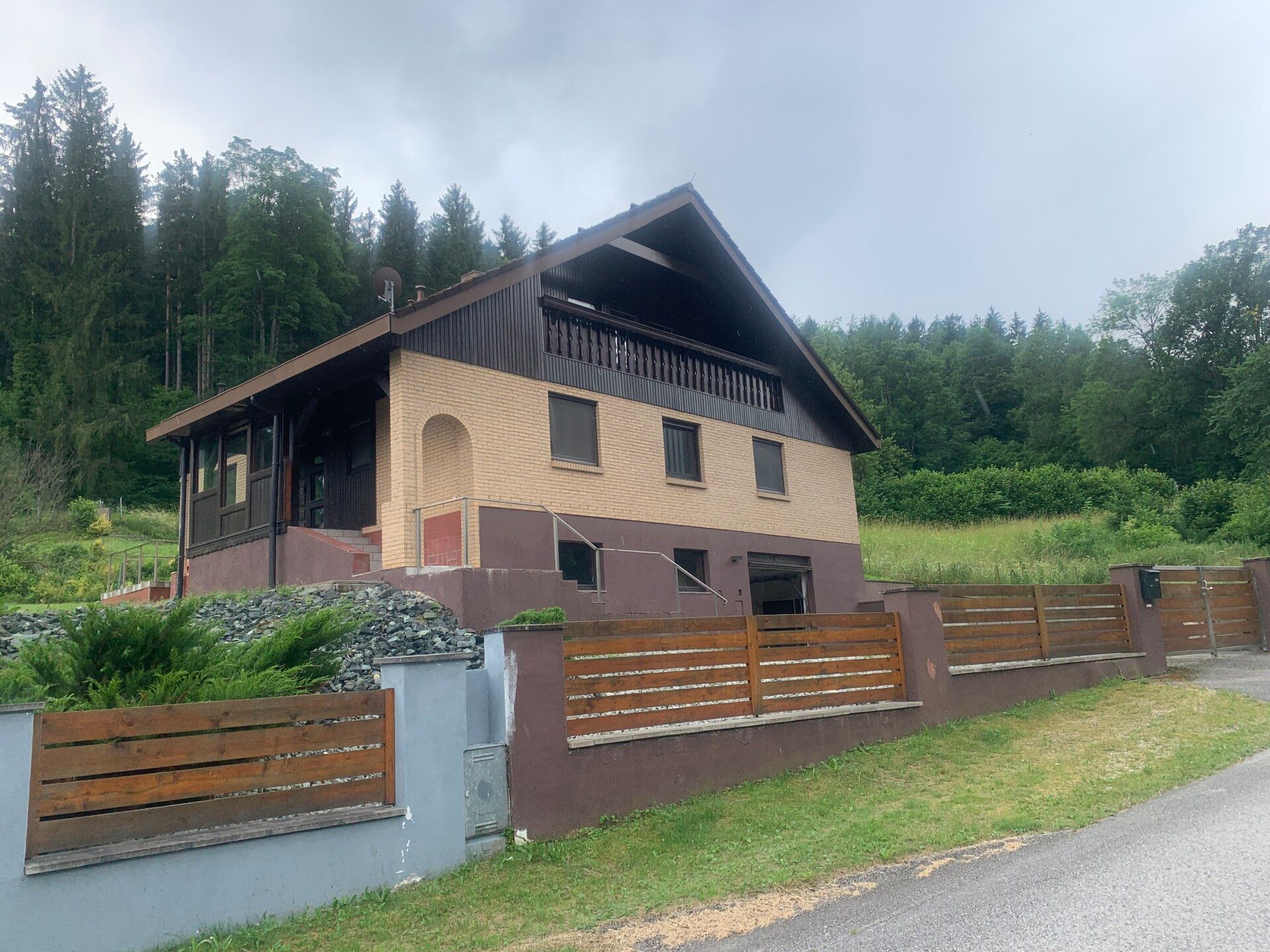 Ihre Liegenschaft im Grünen - idyllisch am Waldrand, nur 50 Minuten von Wien entternt!