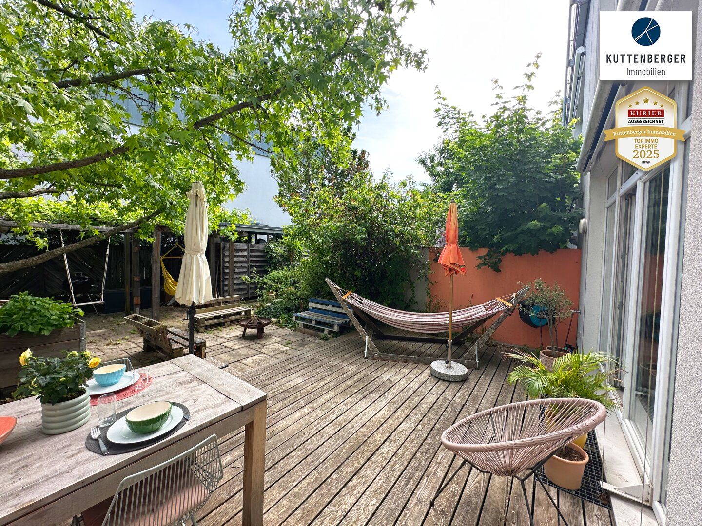 Nähe Zentrum: Doppelhaus mit idyllischer Gartenterrasse