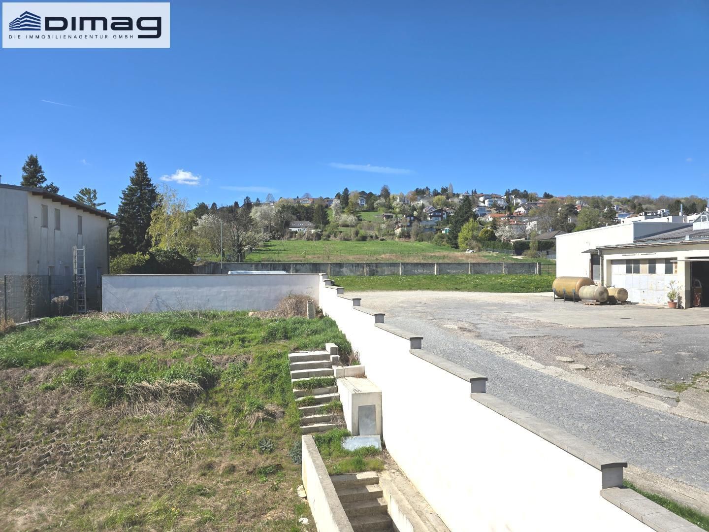 Moderner Neubau mit 6 sonnigen Wohnungen und großzügigen Freiflächen in Klosterneuburg - Ansicht 4