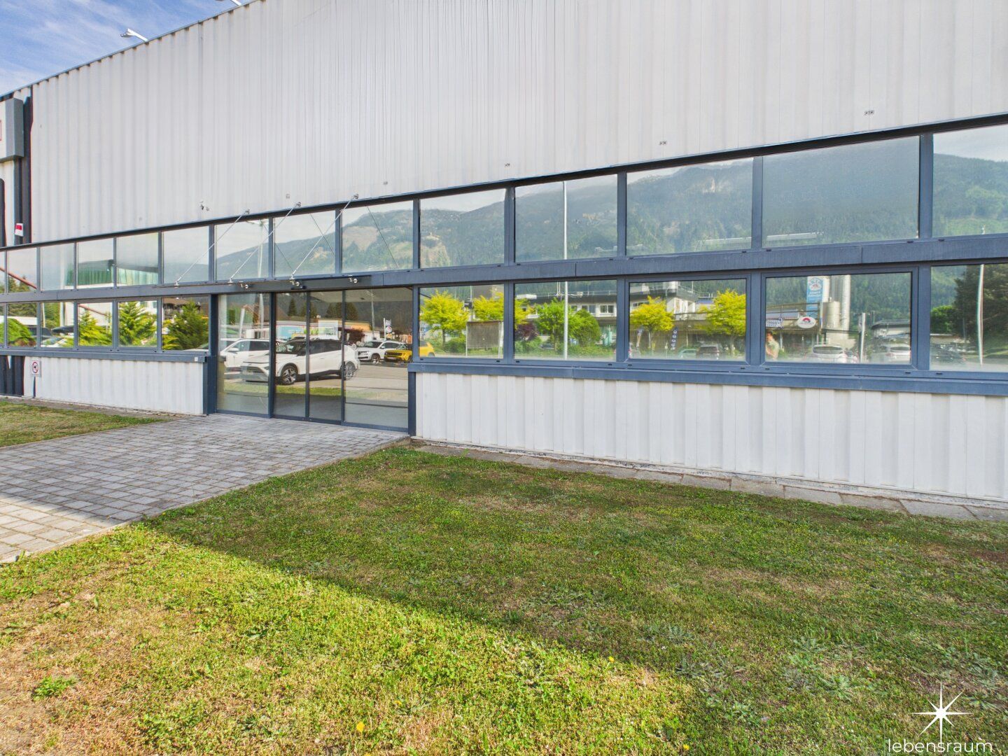 Top-Geschäftslokal in Spittal an der Drau: ca. 575 m² Nutzfläche. Flexibel & sofort verfügbar. - Mehr