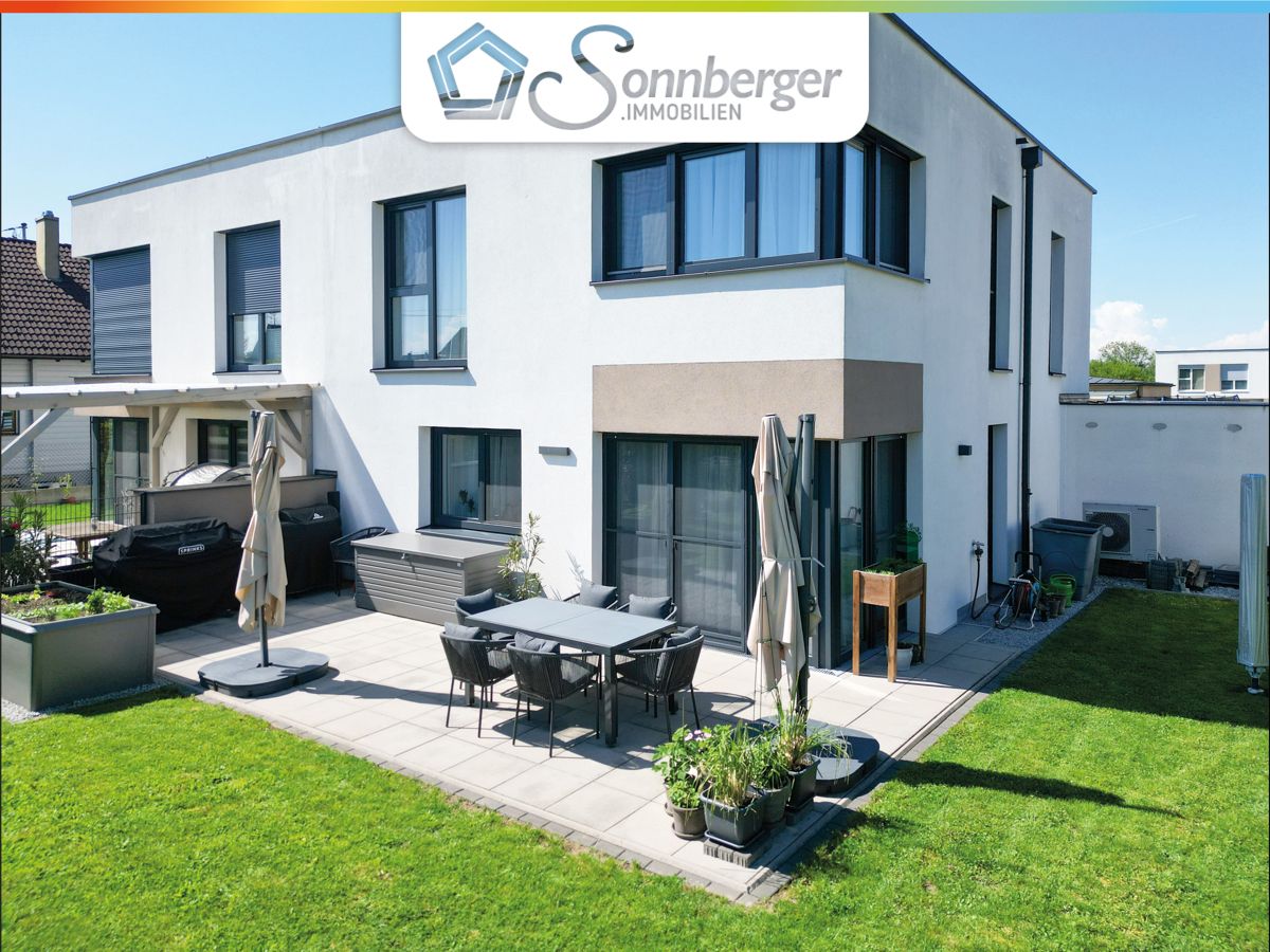 GLÜCKSGRIFF - neuwertige Doppelhaushälfte mit Doppelgarage und Garten in Ansfelden