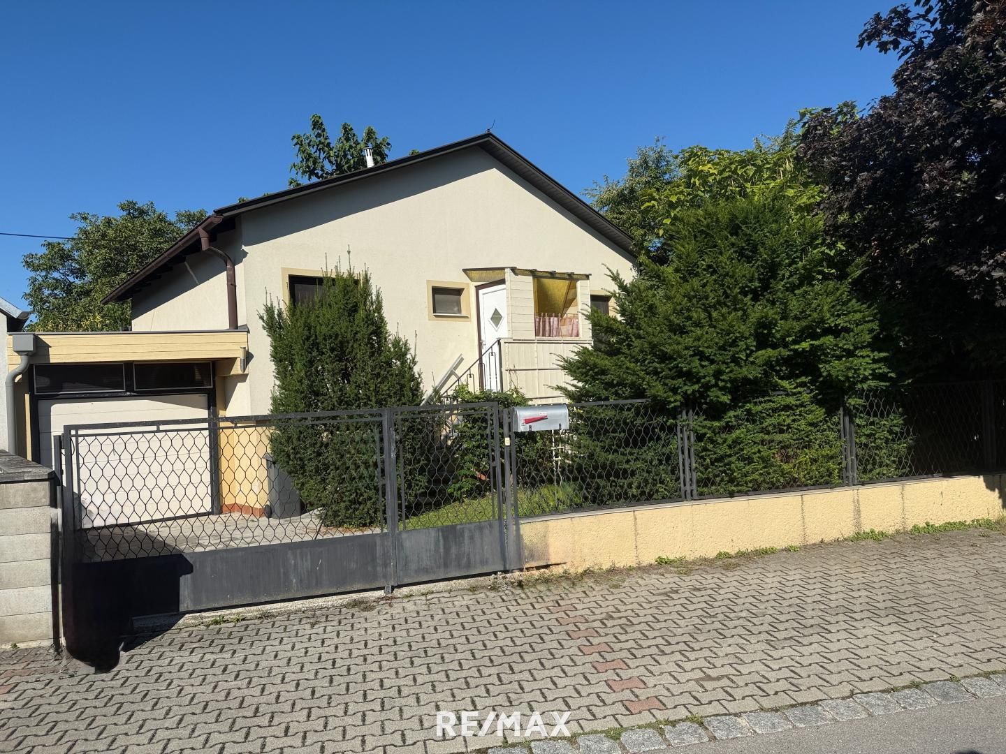 Einfamilienhaus mit Garten in ruhiger Lage