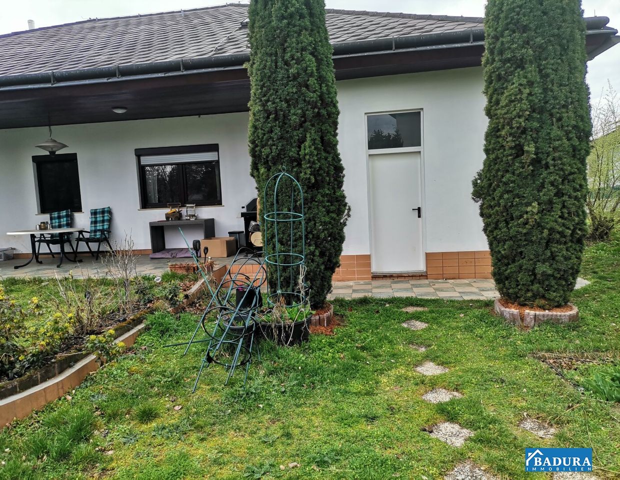 RUHELAGE - BUNGALOW MIT - ca. 850 m² - GROSSEM GRUNDSTÜCK - UNWEIT VON WIEN!!!