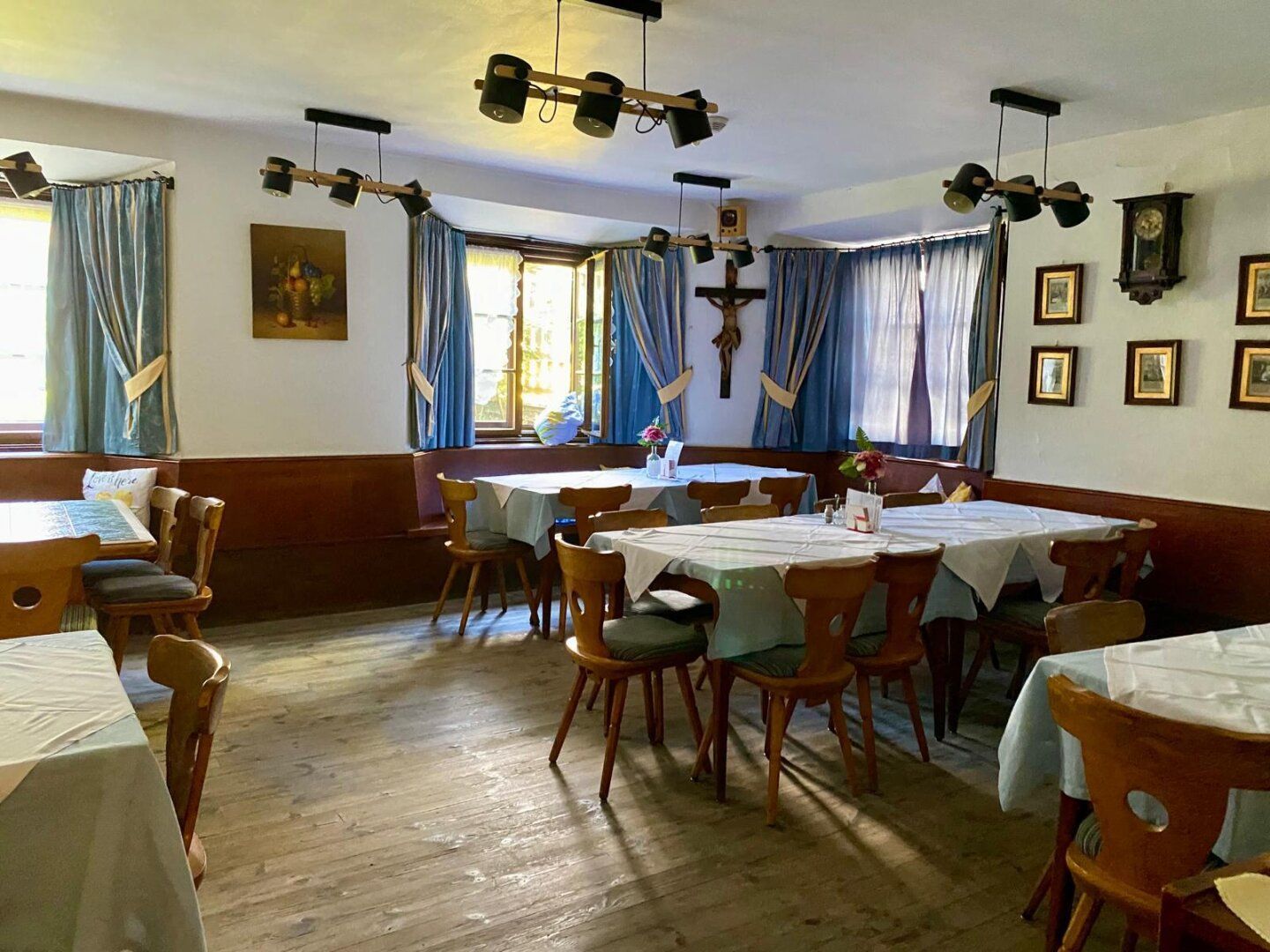 Immobilie mit vielen Möglichkeiten - Traditions Gasthaus & Beherbergungsbetrieb im Oberland - Mehr