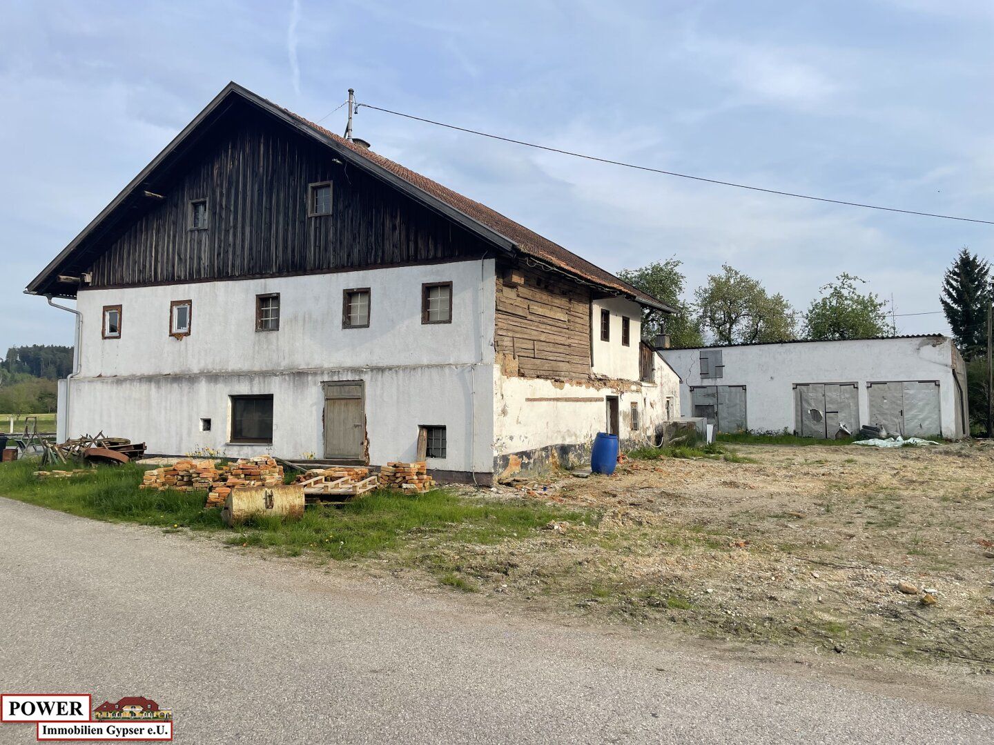 großer Baugrund mit sehr altem Bauernhaus! Eine Investitionsmöglichkeit für kreative Köpfe!