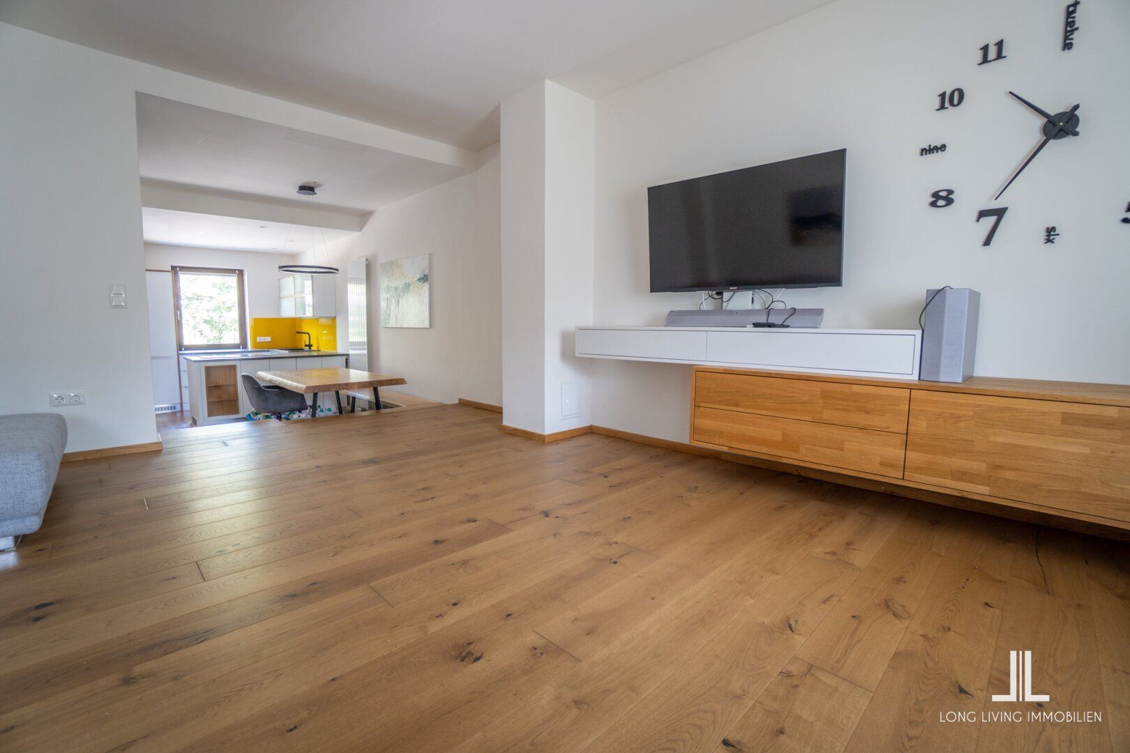 Wunderschöne Wohnung mit hochwertiger Ausstattung und Carport in ruhiger Lage!