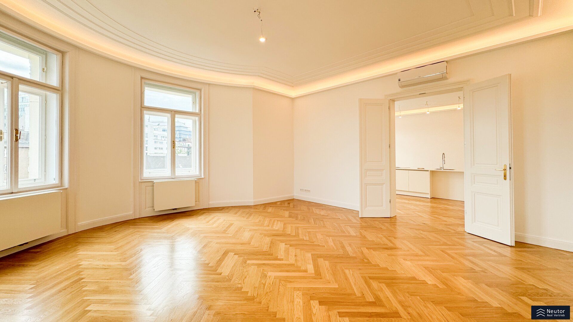 DIREKT AM NASCHMARKT - STILALTBAURARITÄT - NEUWERTIGER ZUSTAND - ALTBAUWOHNUNG - 5 ZIMMERWOHNUNG - BALKONTRAUM