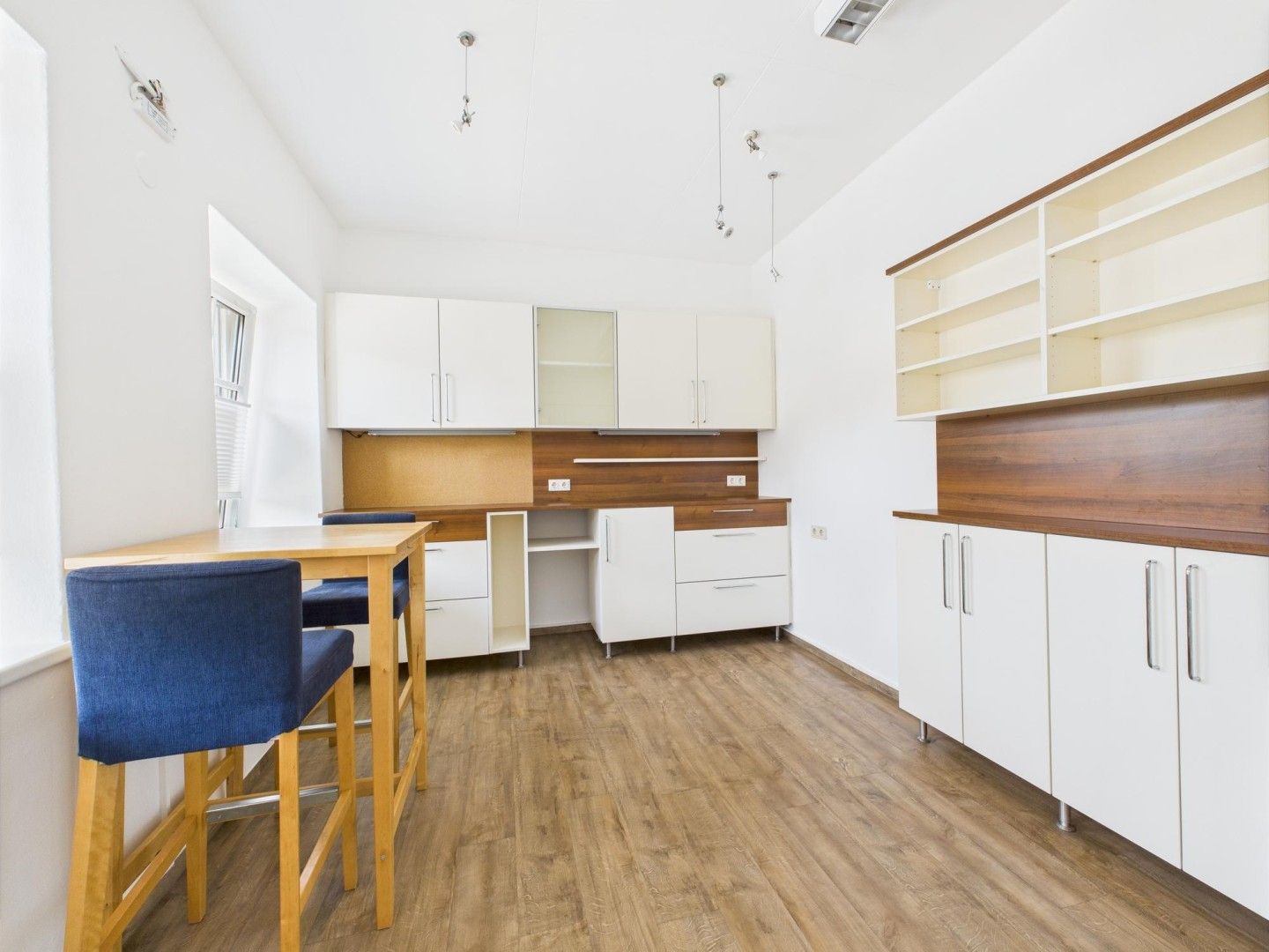 LINZ-URFAHR (Katzbach): Attraktive 120 m² Geschäfts- Praxis- Ordination- oder Bürofläche in der Freistädter Straße - Ansicht 3