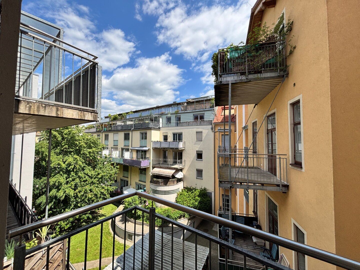 3-Zimmer-Citywohnung mit zwei Außenbereichen am Griesplatz