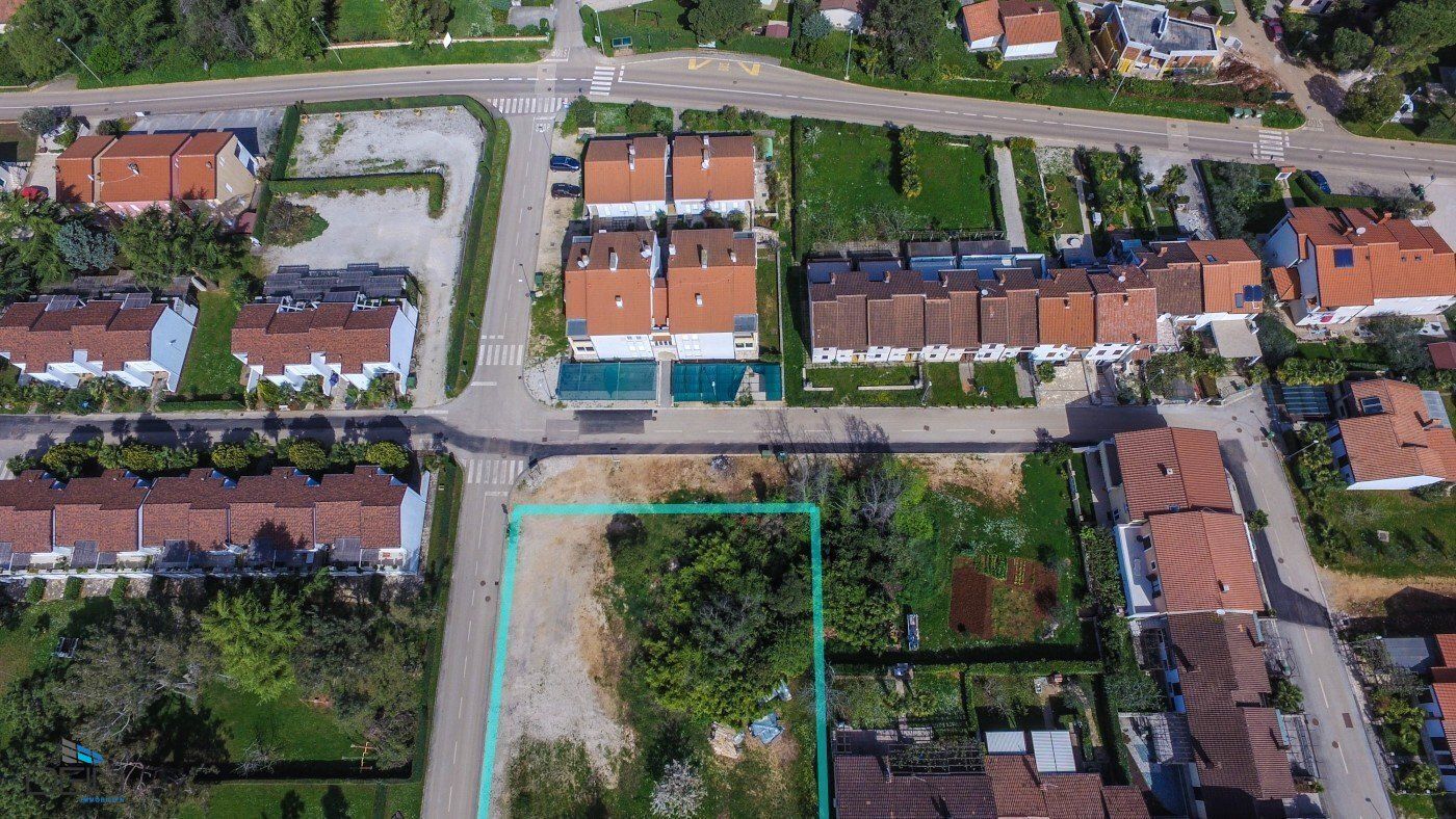 NEU! TRAUMHAFTES BAUGRUNDSTÜCK FÜR EIN HOTEL IN STRANDNÄHE NÄHE NOVIGRAD! - Ansicht 4
