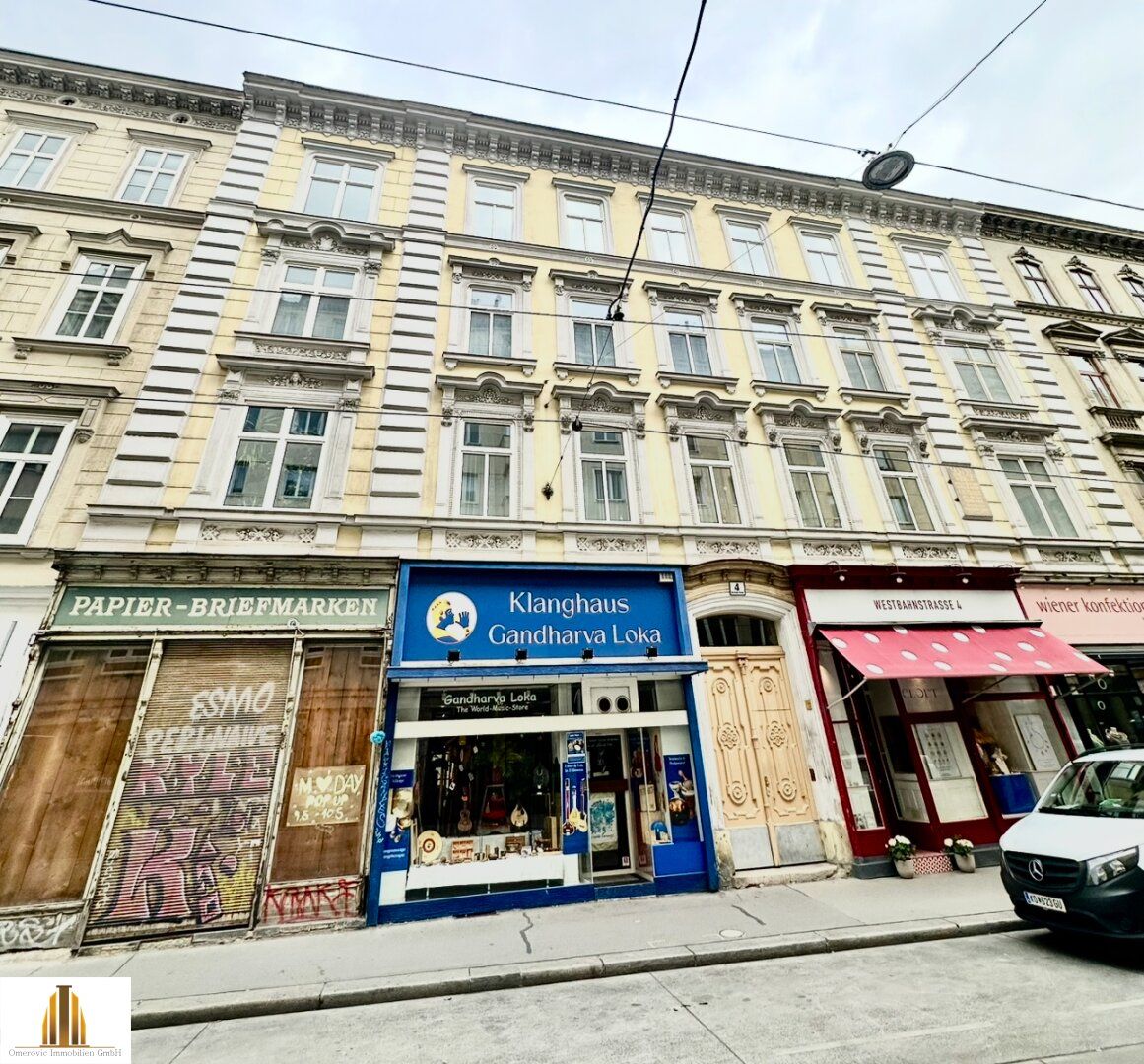Sanierungsbedürftige Altbauwohnung im 1ten Stockwerk, direkt bei Neubaugasse unweit der Mariahilferstraße!