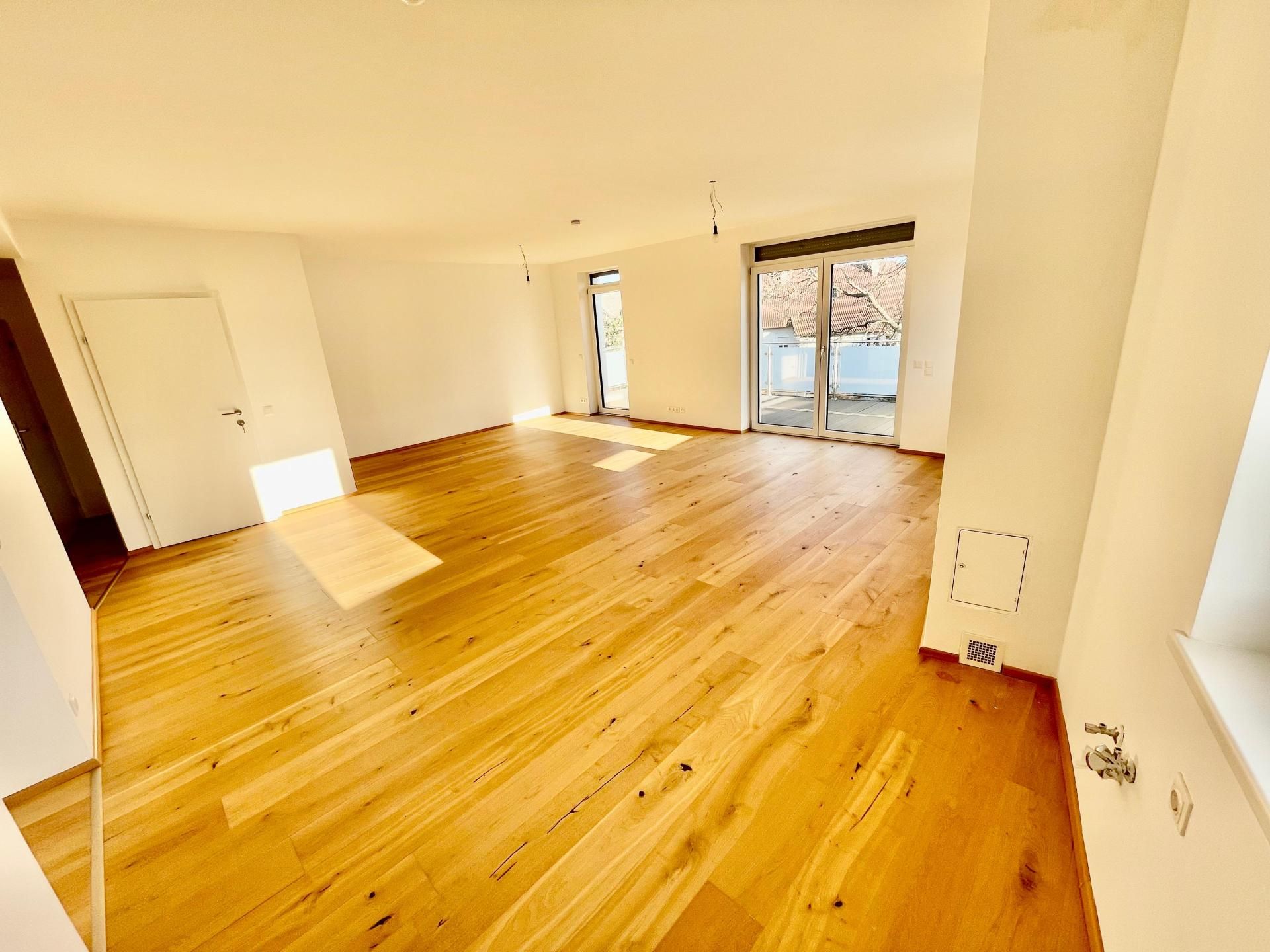 ERSTBEZUG! Platz für die Familie mit großzügiger Raumordnung und großer Dachterrasse