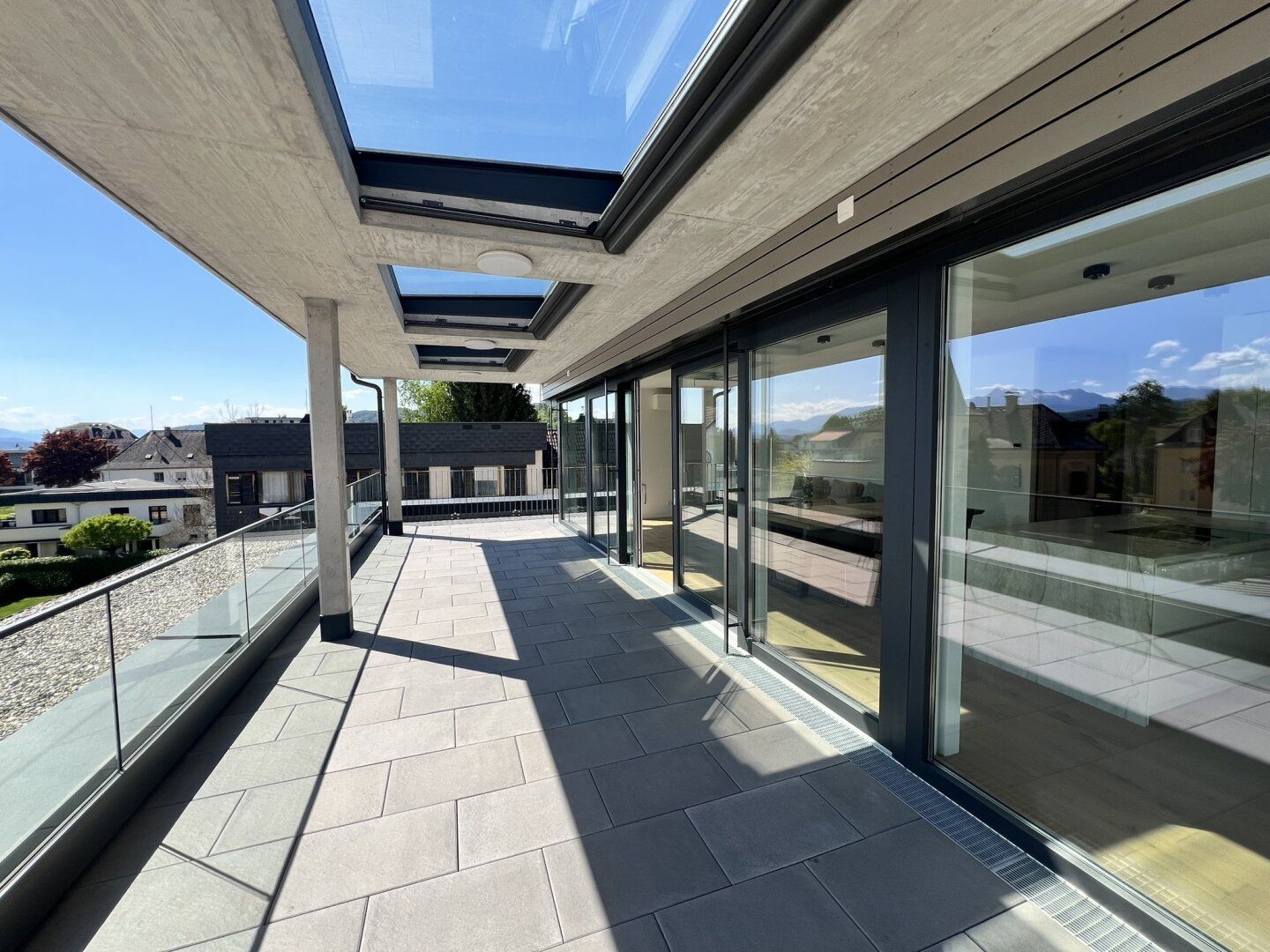 Exklusive Penthouse-Terrassenwohnung - Pörtschach Zentrum - inkl. 2 Tiefgaragenplätzen, Seezugang und Bootsboje