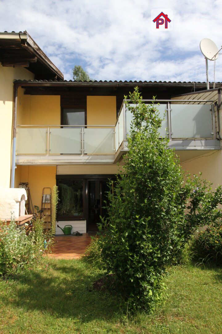 Eugendorf: geräumiges Reihenhaus in absoluter Ruhelage mit Garage und KfZ Stellplatz