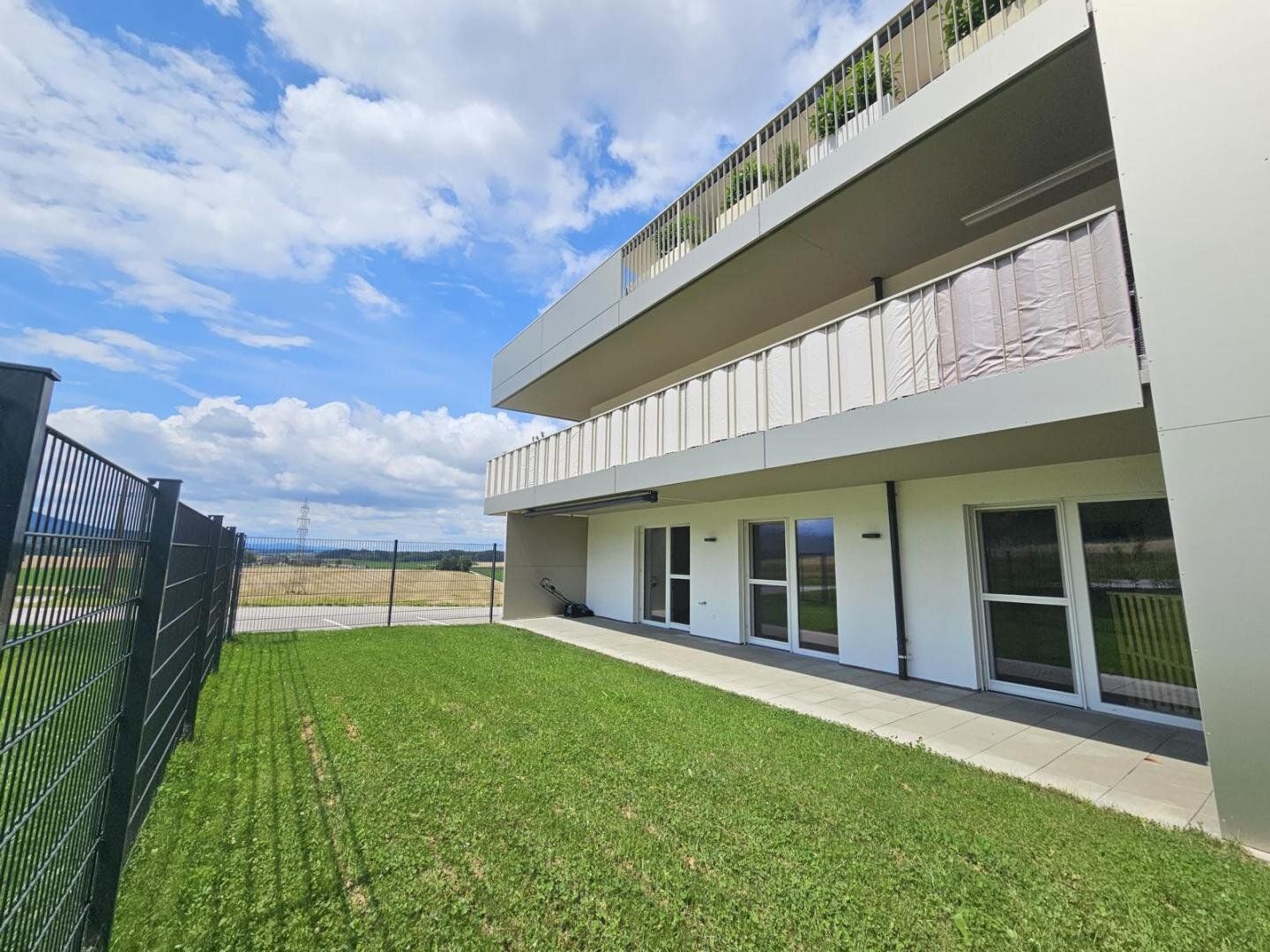 Neuwertige, sonnige 4-Zimmer Whg. mit Terrasse und Eigengarten - Ansicht 2