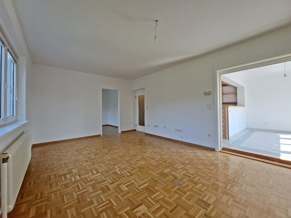 Einzigartige Top 4 1/2 Zimmer Wohnung mit Wintergarten-Speisezimmer und Loggia in Baden - Nähe Schloss Leesdorf in Grünruhelage