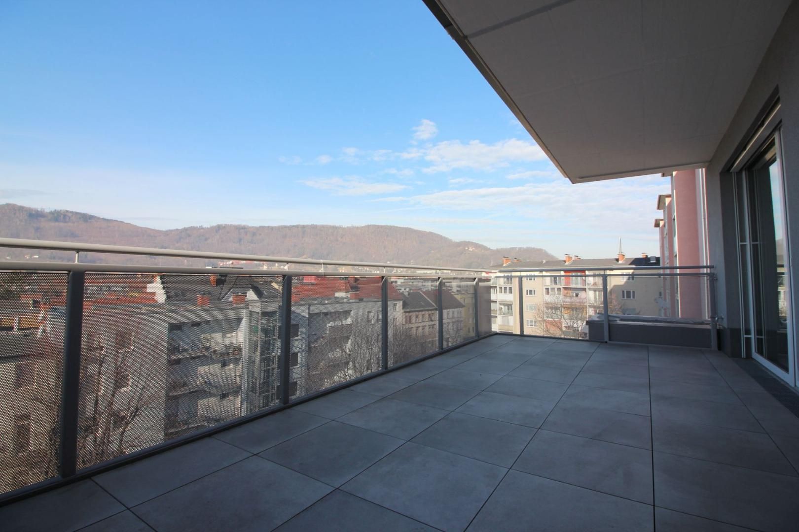 WOHNTRAUM ZUR MIETE! MODERNE 3-ZIMMER-WOHNUNG MIT GROSSER TERRASSE UND FERNBLICK
