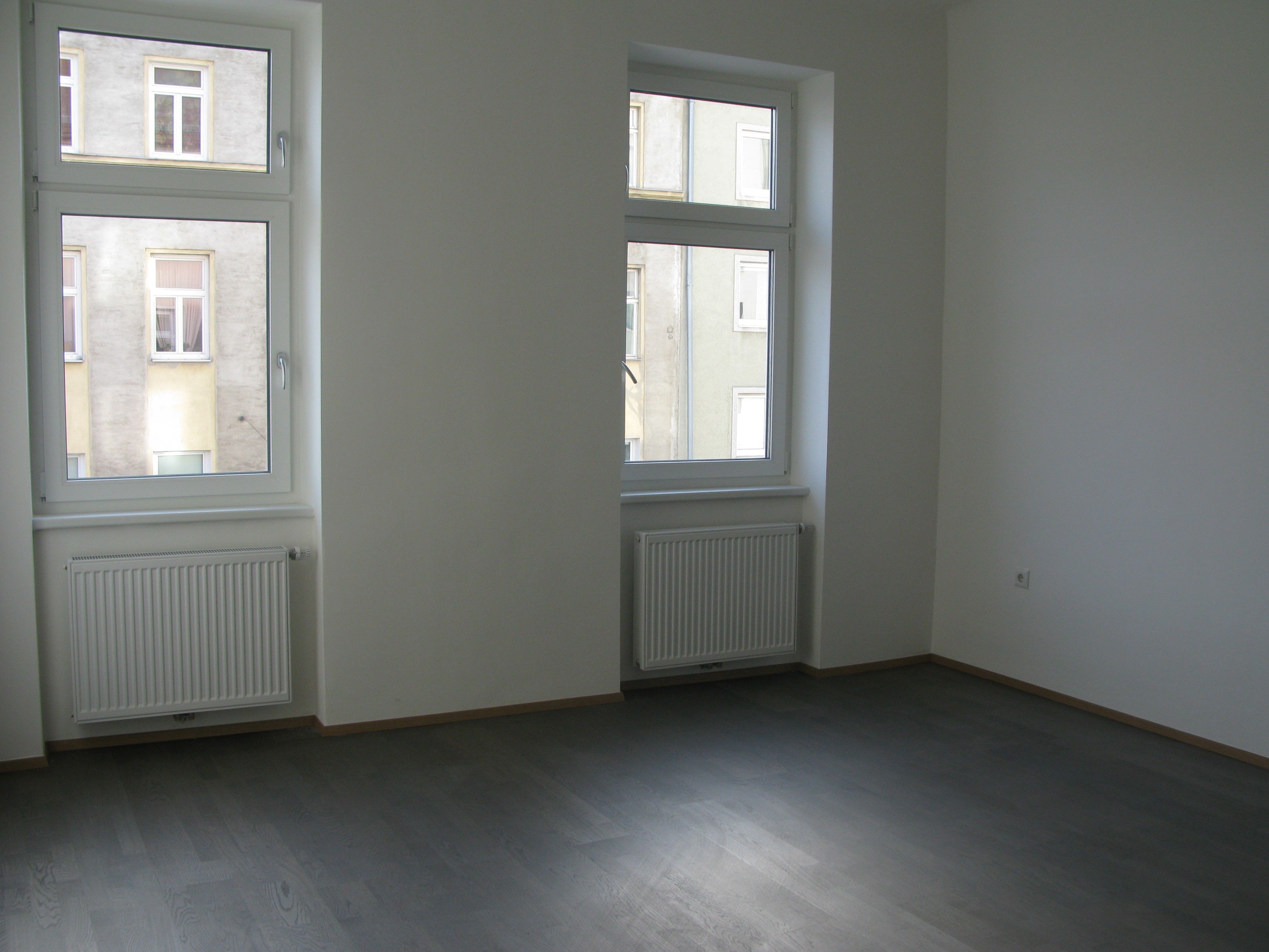 ERSTBEZUG NACH HOCHWERTIGER SANIERUNG | PROVISIONSFREIE 3 ZIMMER/2 WC WOHNUNG | NÄHE REUMANPLATZ U1