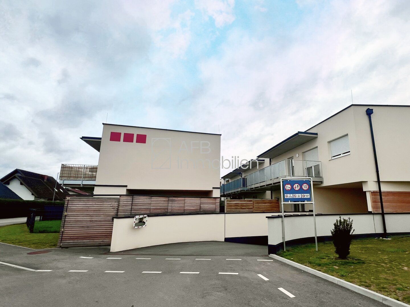Kompakte 4-Zimmer-Familienwohnung mit 2 Tiefgaragenplätzen inkludiert in Kalsdorf - provisionsfrei