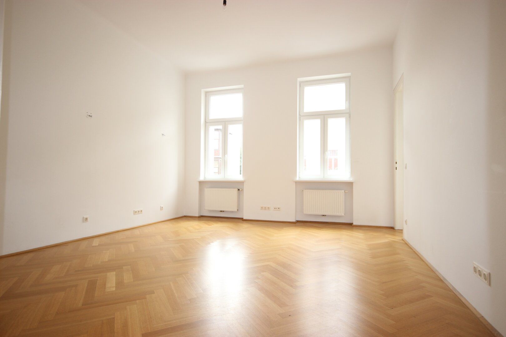 TOPZUSTAND + UNBEFRISTET + nächst PARADISGASSE!