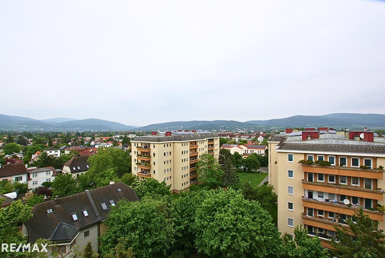 DEN AUSBLICK GENIEßEN! Moderne Wohnung in ruhiger Lage!