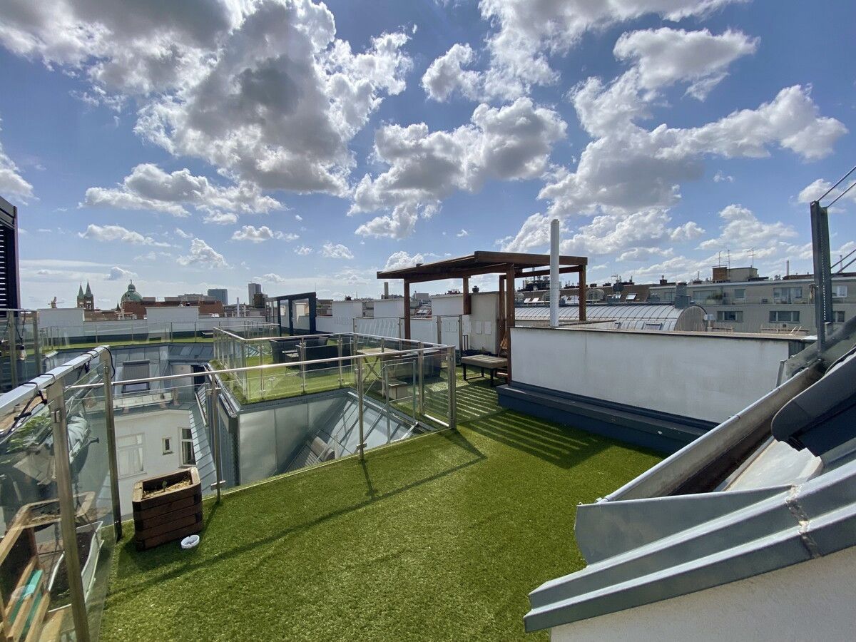TRAUM Dachgeschoßwohnung mit Terrasse 2 Küchen 2 Bäder!- DREAM 2 bedroom rooftop apartment + terrace