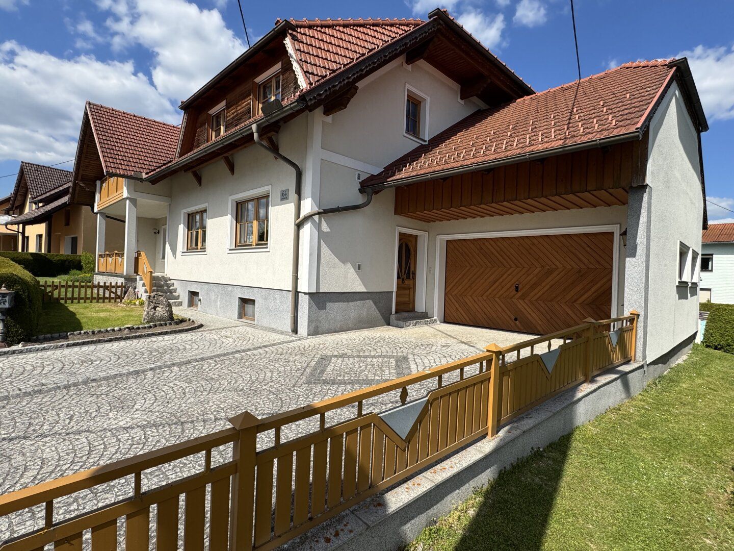 Zweifamilienhaus in ruhiger Zentrumslage von Pregarten