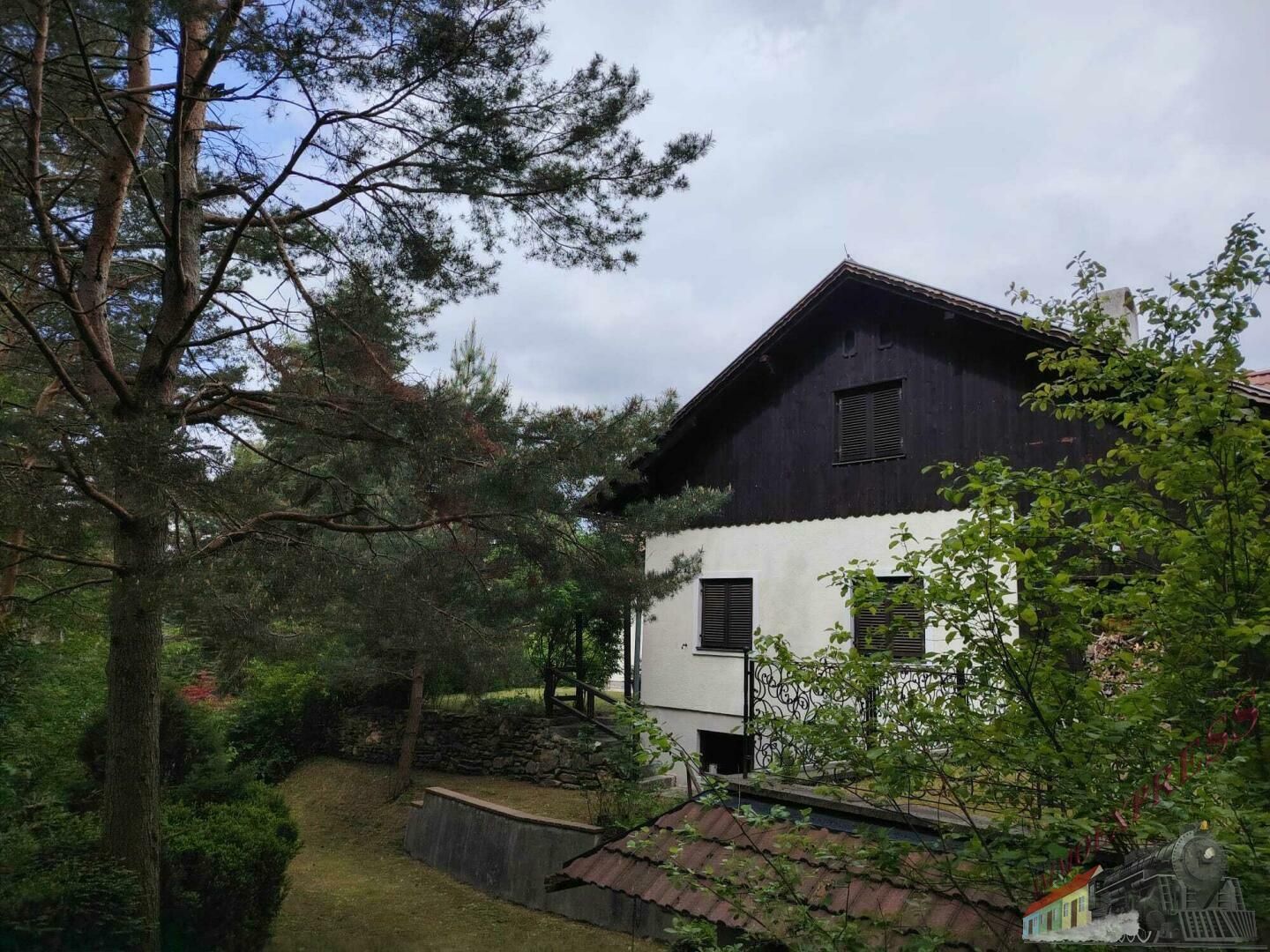 Idyllisches Wohnhaus auf riesengroßem Grundstück (1850m²) vermittelt Urlaubsfeeling -Waldrandlage!
