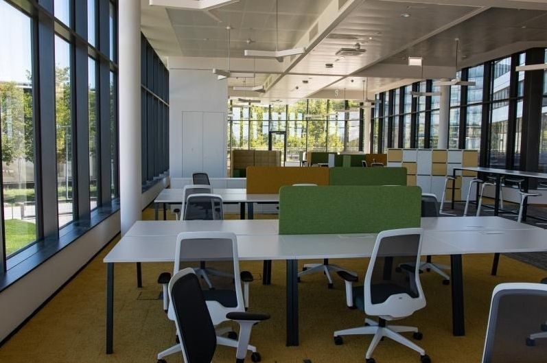 Moderne Büroflächen mit top-Ausstattung in der Airportcity in 1300 zu mieten - Mehr