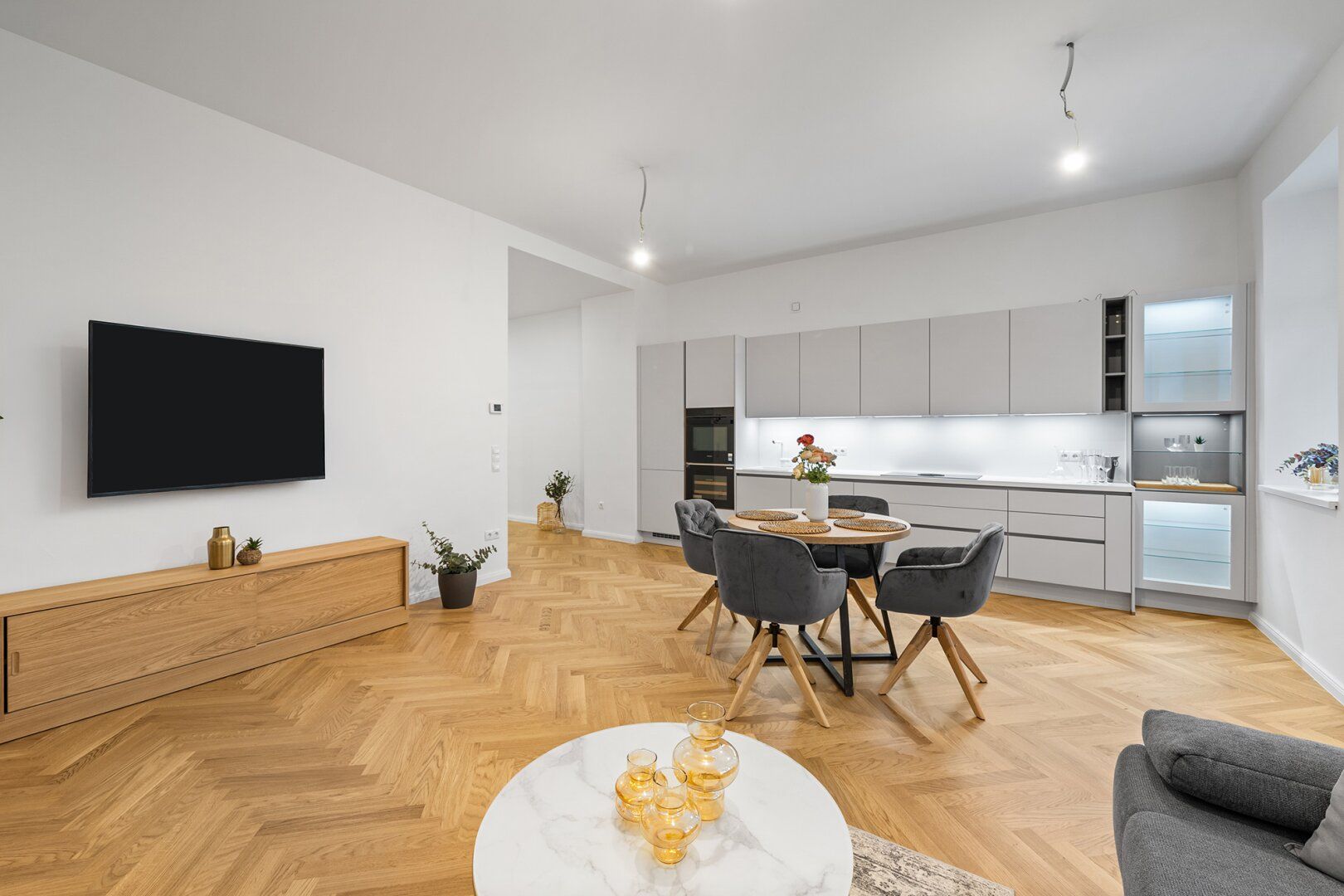 Eleganz der Vergangenheit - Komfort der Gegenwart | hochwertige 3-Zimmerwohnung - sofort bezugsbereit | ERSTBEZUG