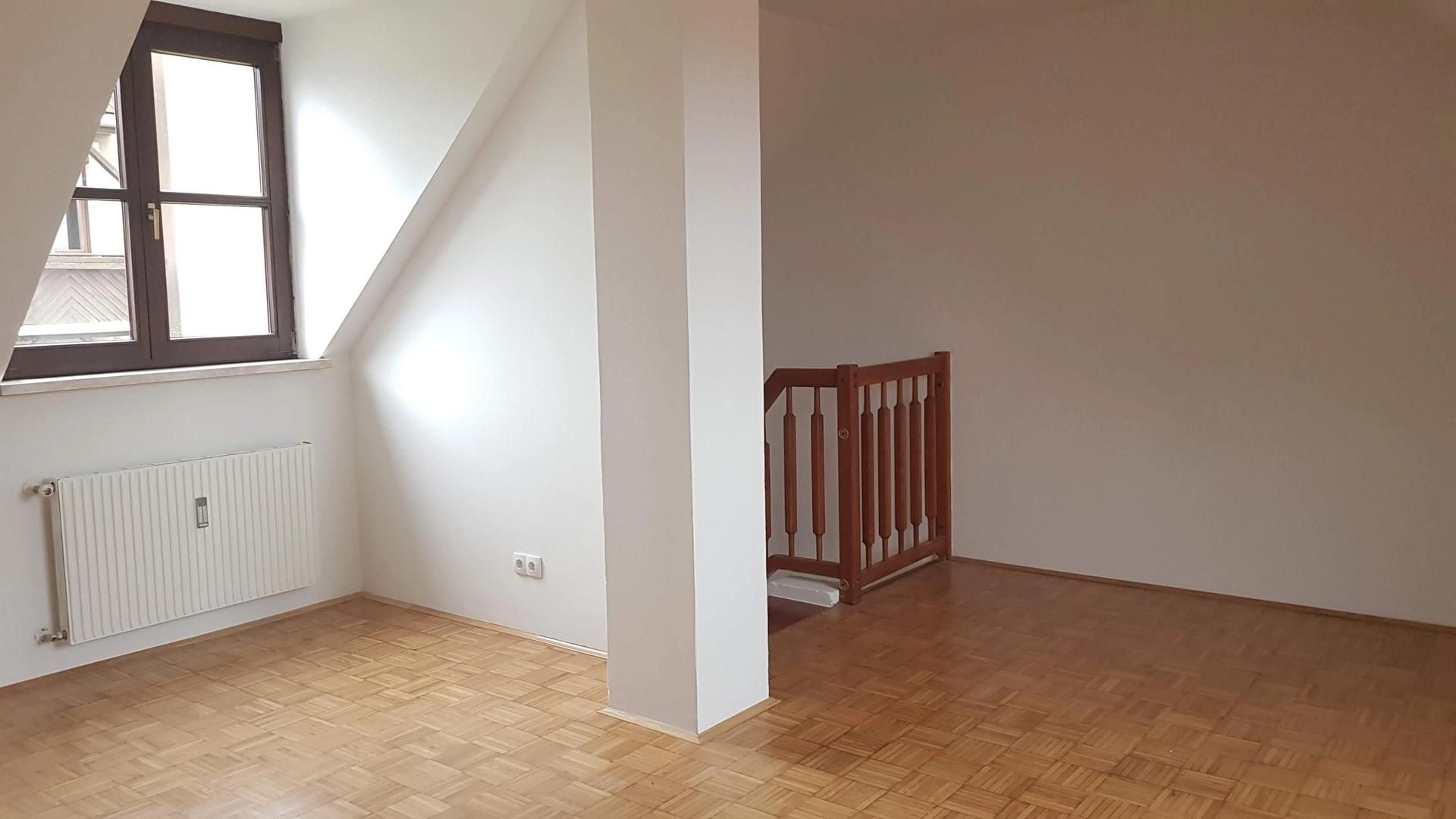 MEHRPARTEIENHAUS MIT ENTWICKLUNGSPOTENZIAL (Provisionsfrei) - Mehr