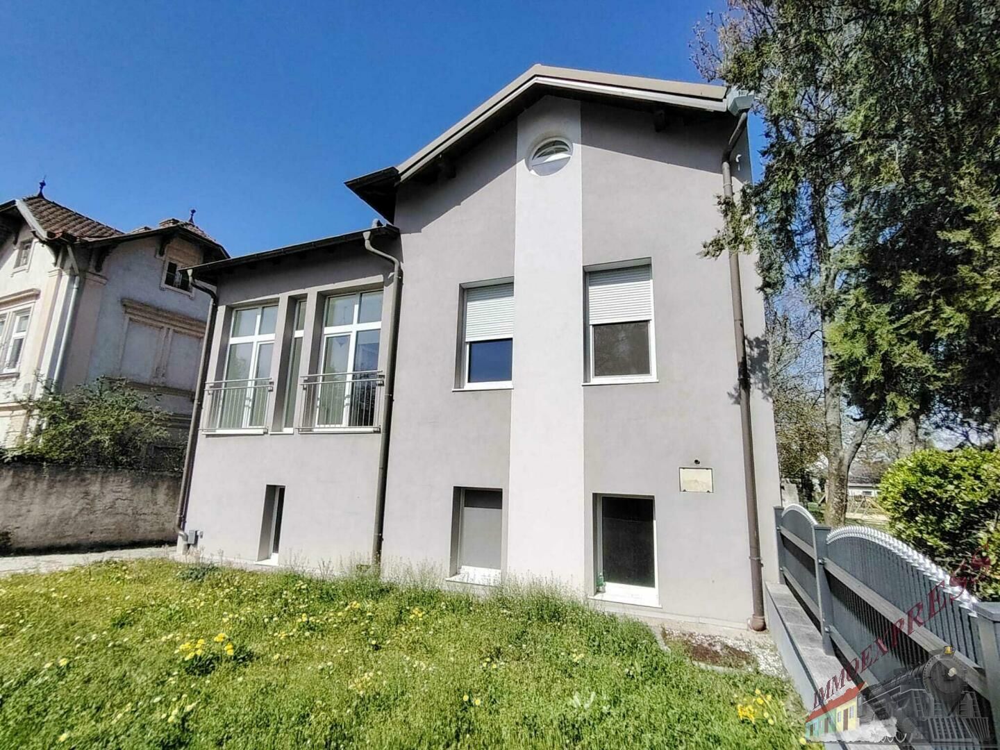Tolles Mehrfamilienhaus bietet vielfache Nutzungsmöglichkeit auf 3 Etagen - zentrale Lage in Maria Enzersdorf!