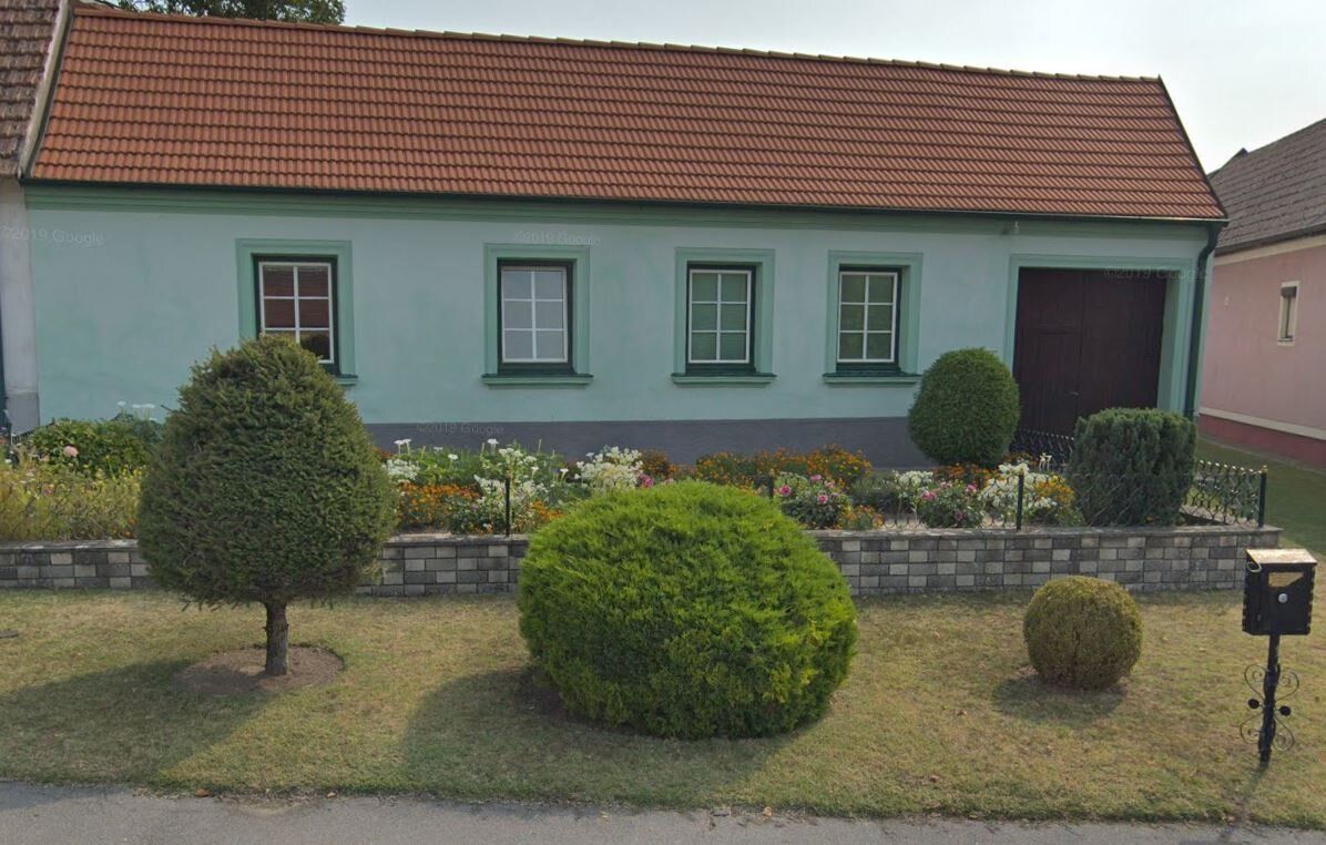 Renovierungsbedürftiges Haus in ausgezeichneter, ruhiger grüner Wohnlage - 20 Minuten nach Wien