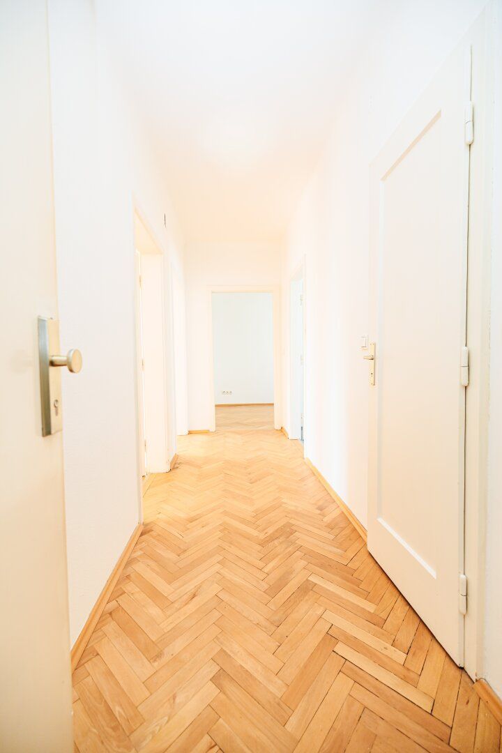 *WOW* I 3. ETAGE MIT AUFZUG I DUSCHE & KOMFORT I BAHNHOFNAH I HAUSTIERE ERLAUBT I MODERNER STYLE I TOP AUFTEILUNG I PROJEKT WOHNEN