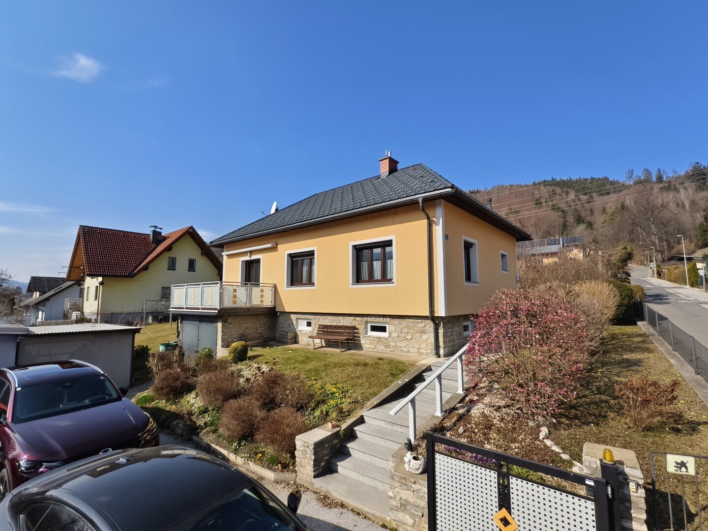 Sonniger Bungalow in Top-Wohnlage von Bruck an der Mur - Ruhig gelegen mit Garage, Carport und traumhafter Aussicht – pohled 5