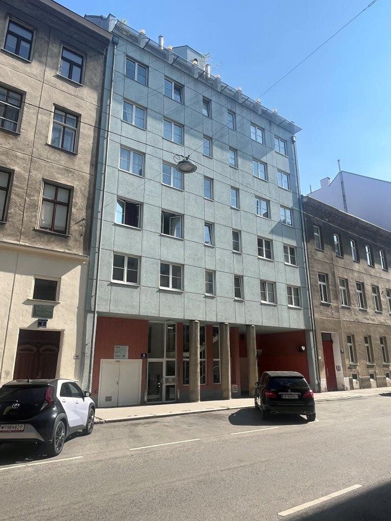 Bezaubernde 2-Zimmer-Wohnung mit KFZ-Stellplatz in Top-Lage des 4. Bezirks